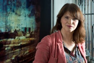 Who Is Minnie Weisz? Everything You Need to Know