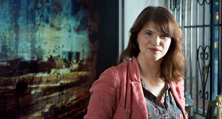 Who Is Minnie Weisz? Everything You Need to Know