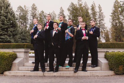 25 Best Prom Poses for Photos: Creative Ideas for Stunning Prom Pictures