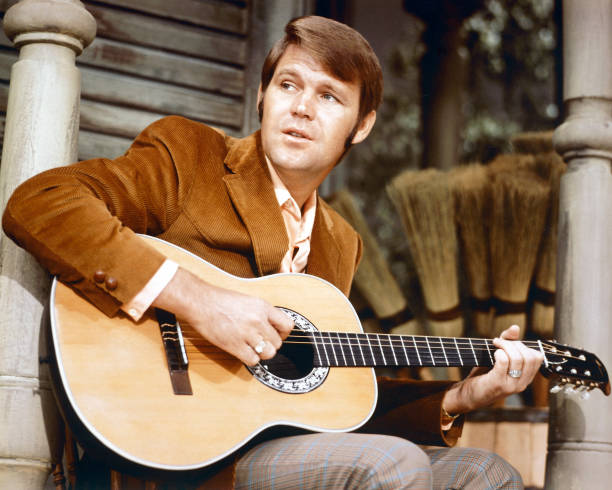 50 Legendary Male Singers Who Shaped the History of Music